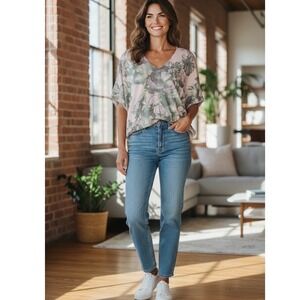 Sioni Women's V-Neck Short Sleeve Floral Knit Top, Multi Color, X-Small NWT